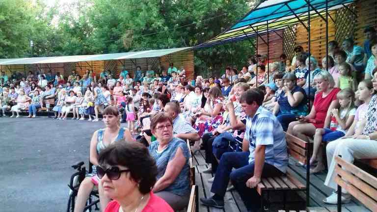 В пугачевском парке звучали песни для души